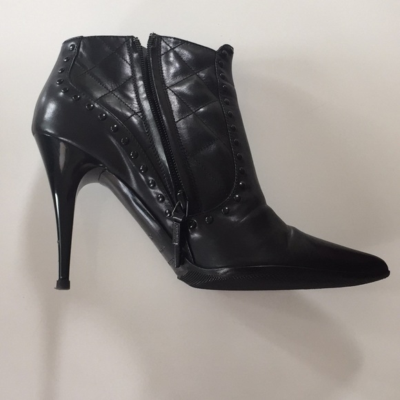 Burberry London quilted and studded ankle boots. - Picture 3 of 7